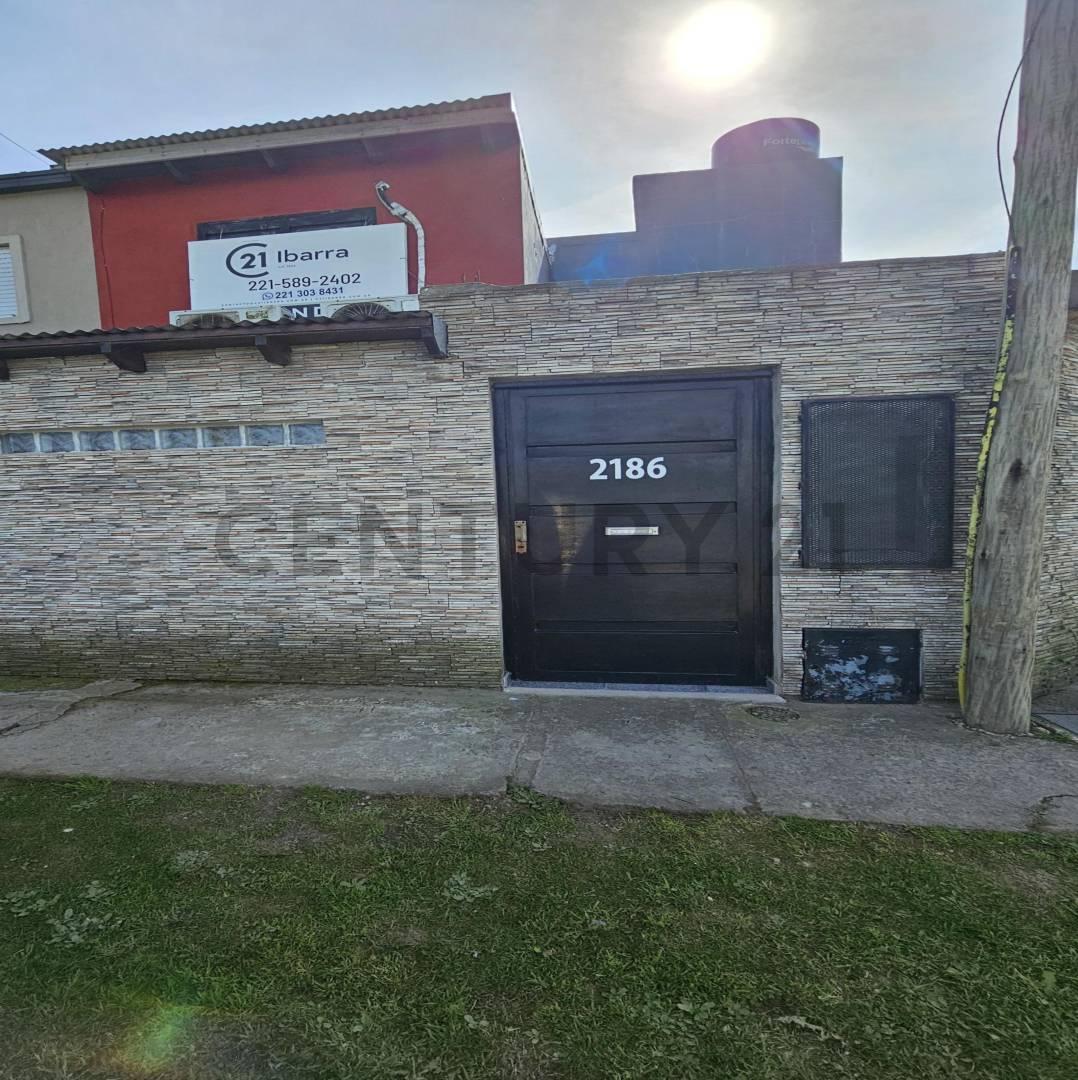 VENTA DE CASA TIPO DUPLEX EN BERISSO