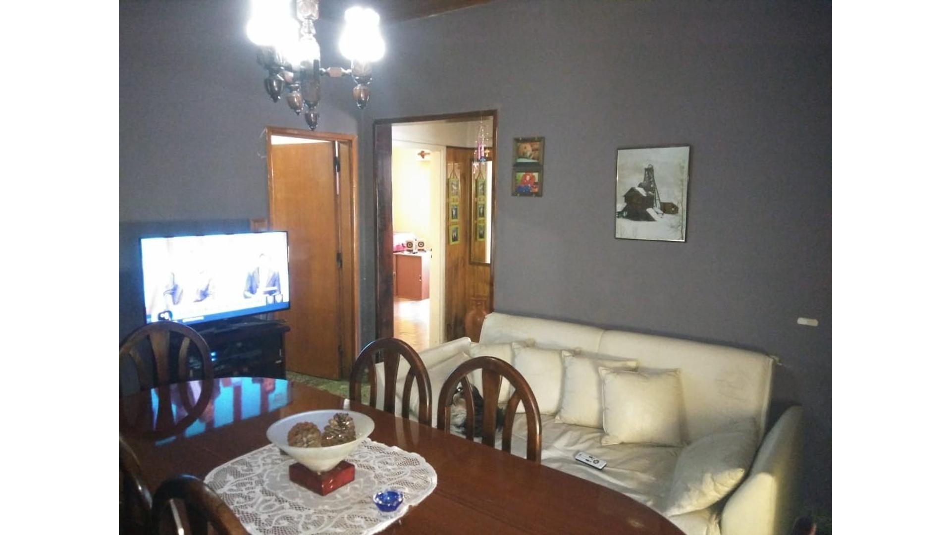 Casa 4 ambientes con 1 baño