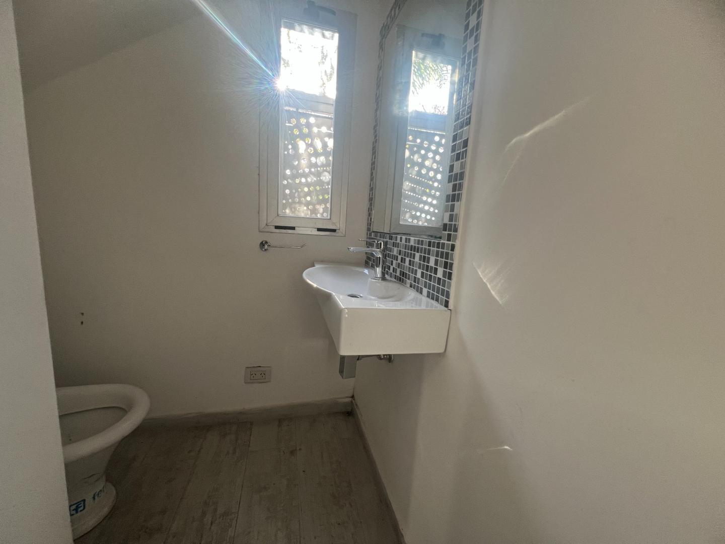 Depto Tipo Casa en Venta con 1 cocheras