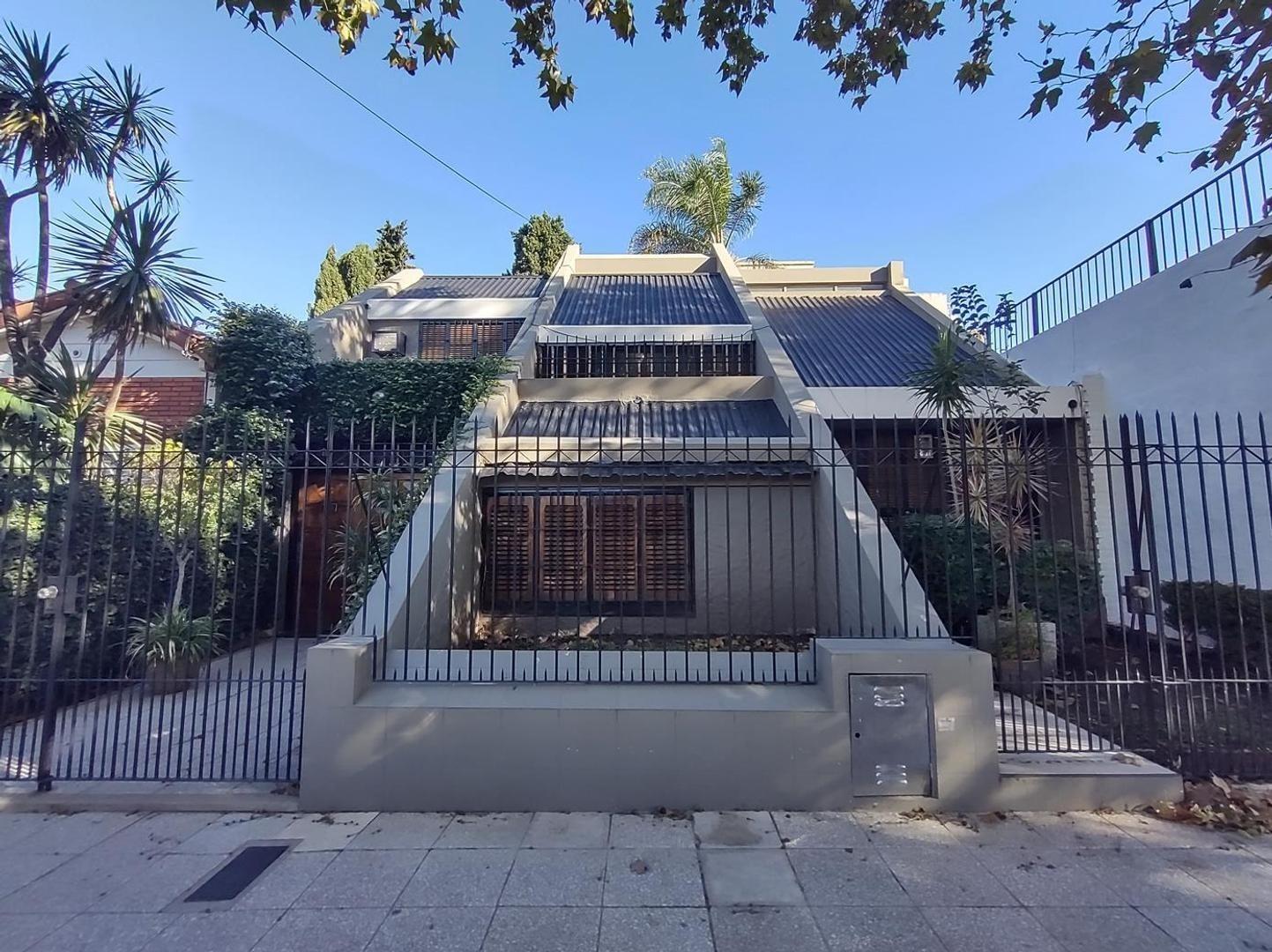 Casa en Venta 6 ambientes Garage Lomas de Zamora Centro