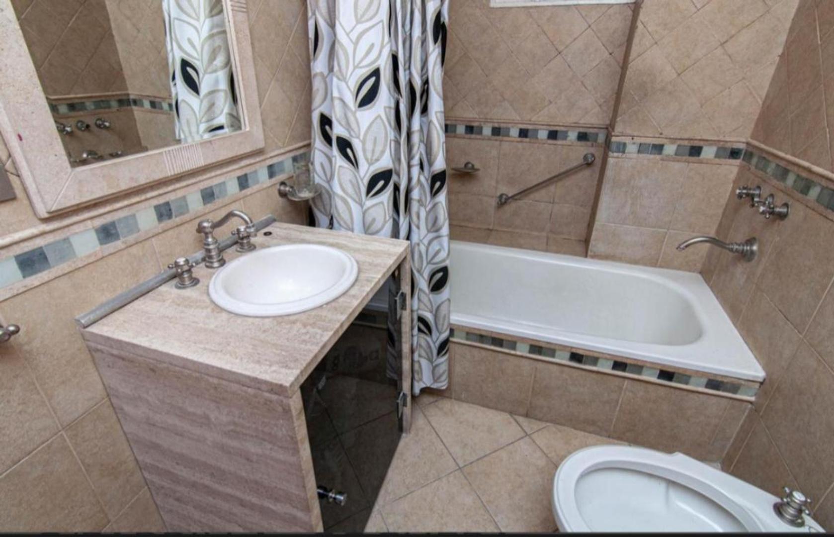 Departamento en Alquiler con 1 cocheras