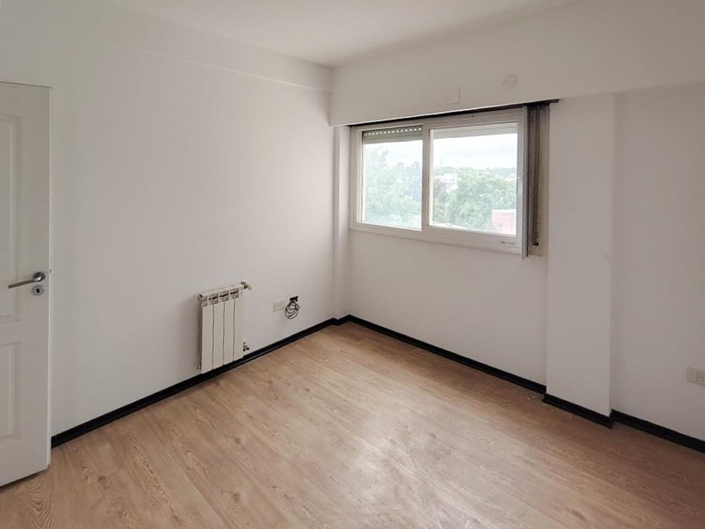 DEPARTAMENTO - 2 AMBIENTES -  MORENO NORTE