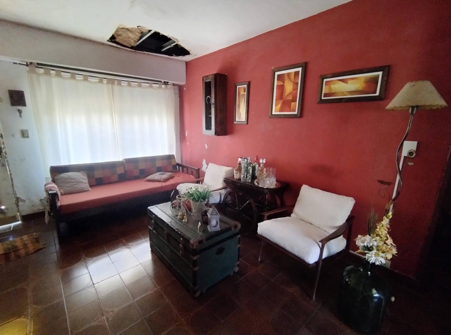 Casa 4 ambientes con 1 baño