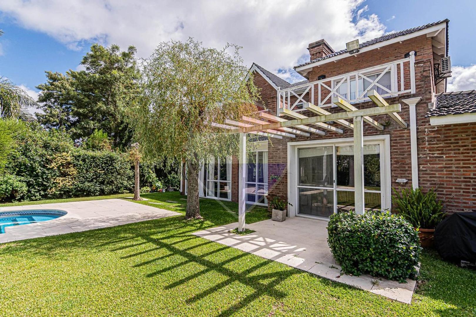 Abril Club de Campo 100