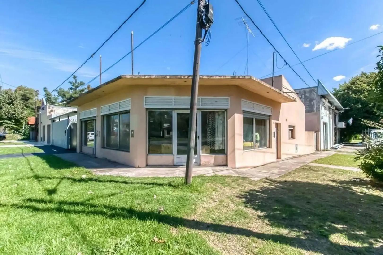 PH EN VENTA 508 y 30 1 DORMITORIO + COCHERA + 2 LOCALES