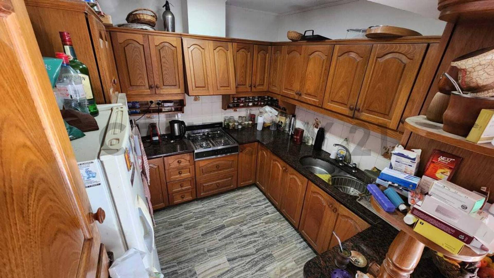 Casa en Venta con 4 cocheras