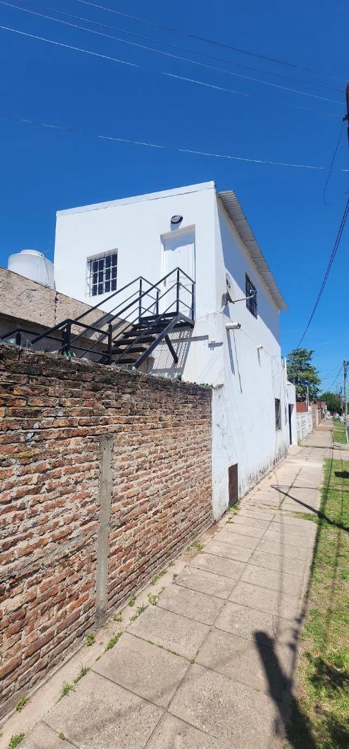 Depto Tipo Casa 2 ambientes con 1 baño