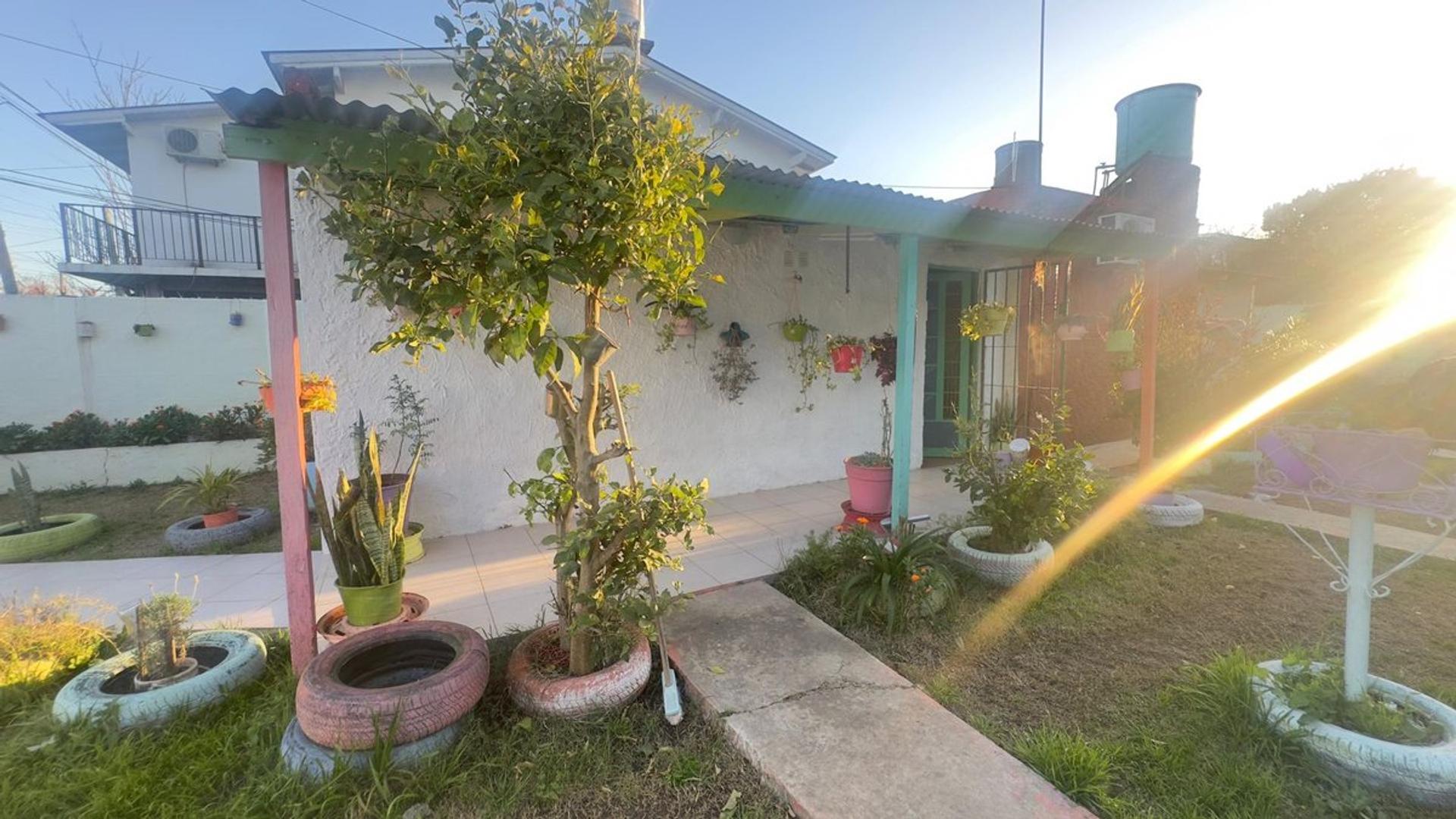 Casa 2 ambientes con 1 baño