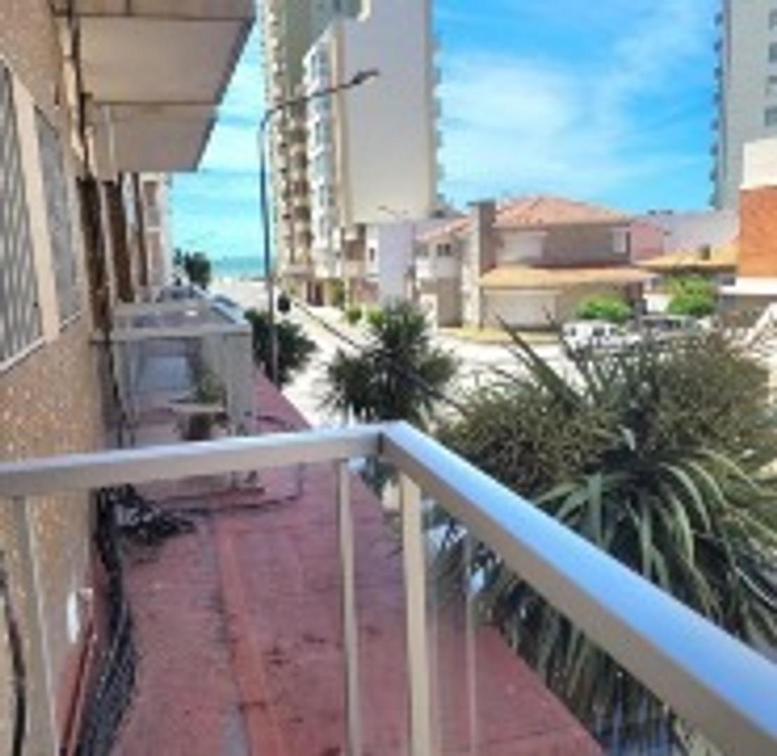 Hermoso depto a la calle ubicado a 1 cuadra del mar y a 3 de