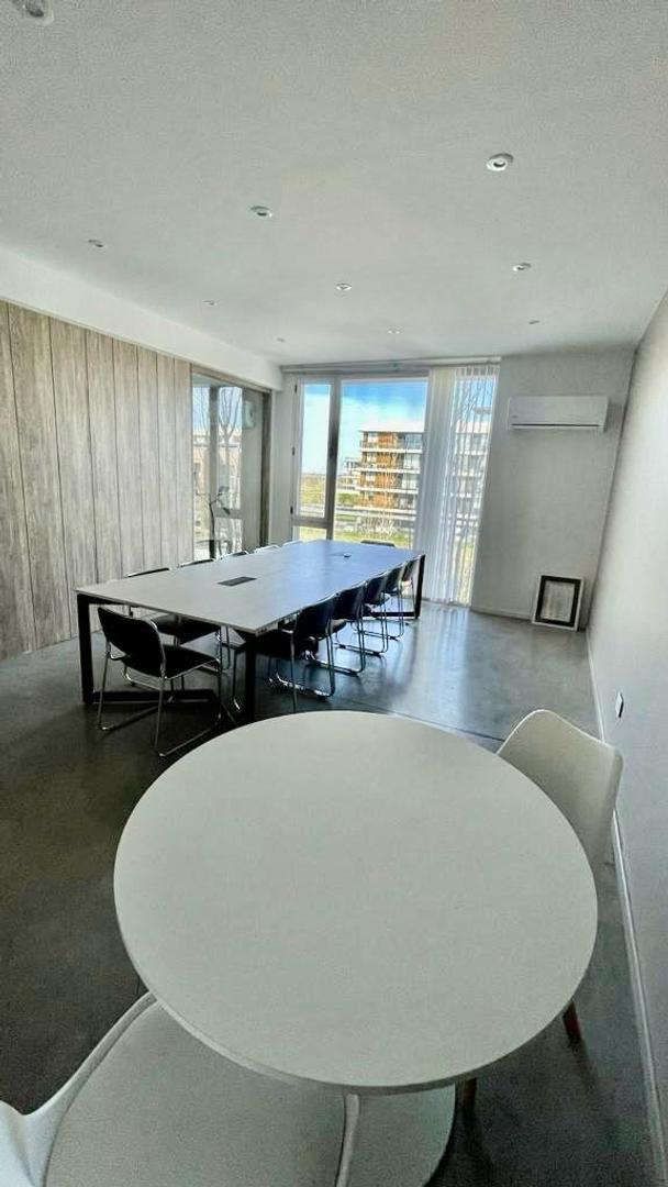 Oficina en Venta con 1 cochera