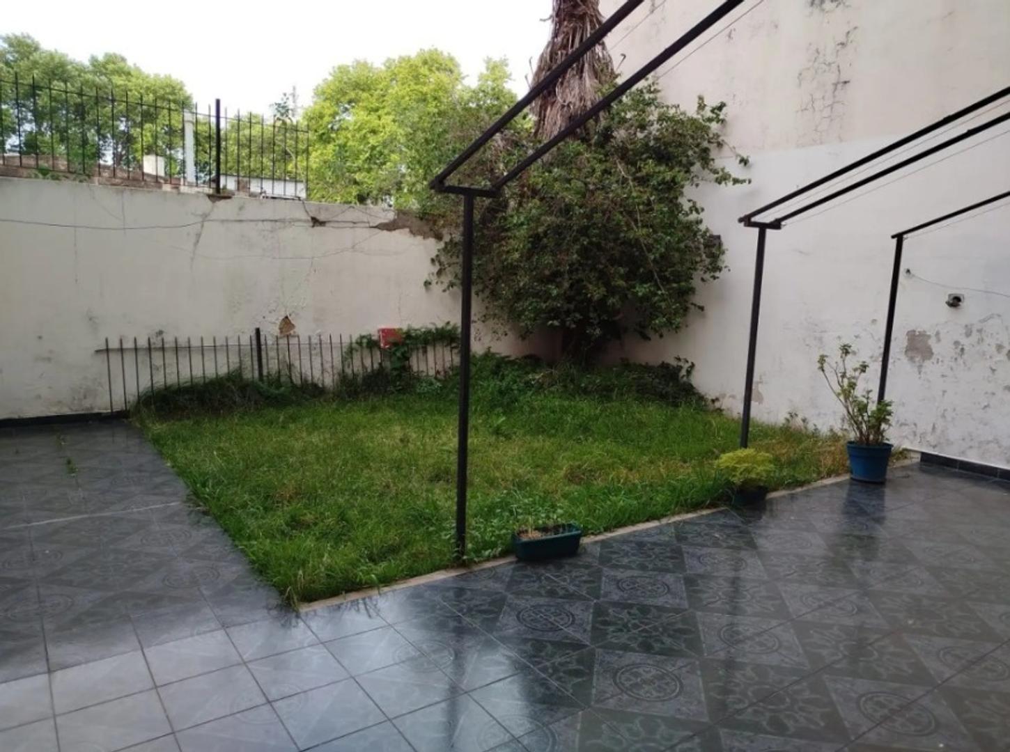 Sarmiento 1900, Piso PB