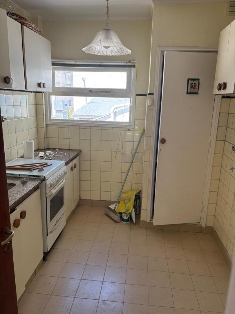 Depto 3amb a la calle con balcón - Chauvin