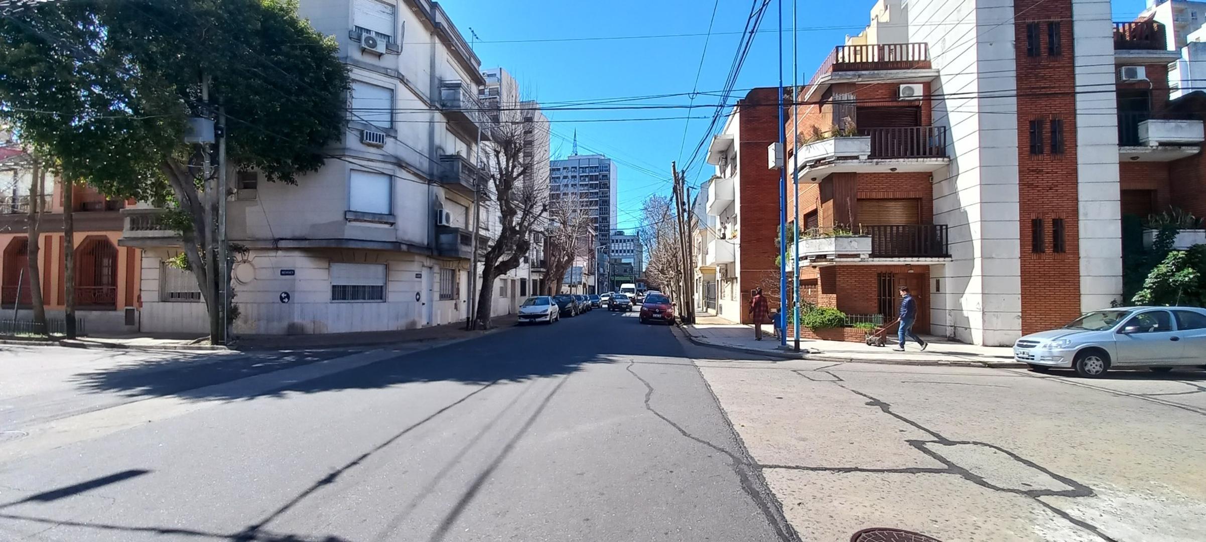 Casa 6 ambientes con 2 baños