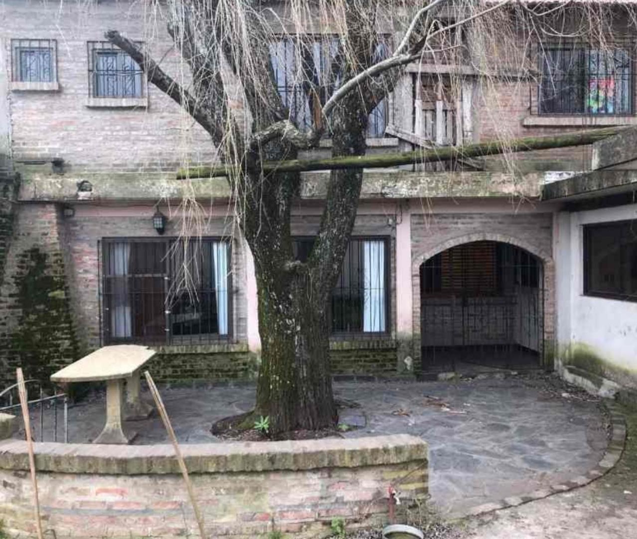 Casa 5 ambientes con 1 baño