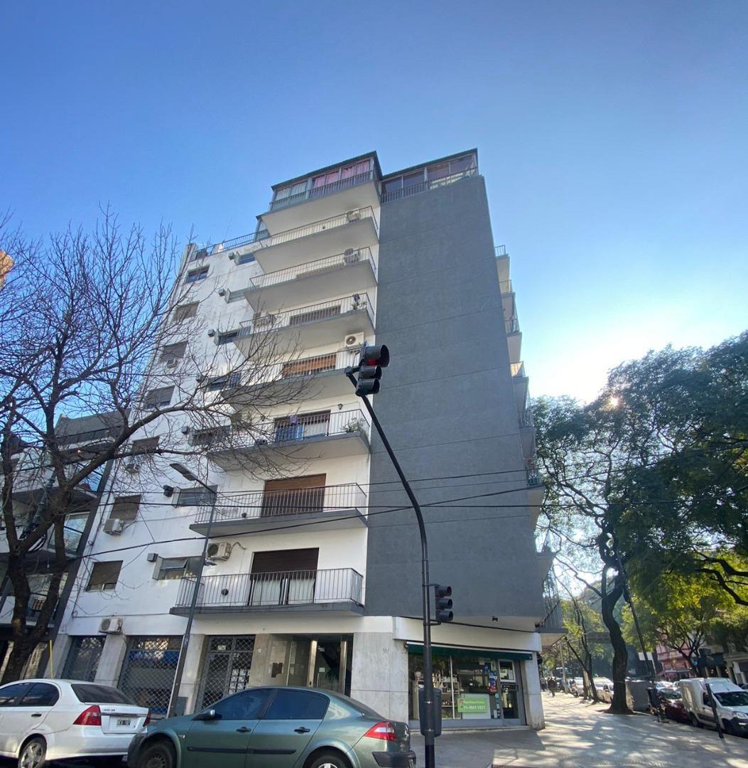 Departamento 2 ambientes con balcón al frente