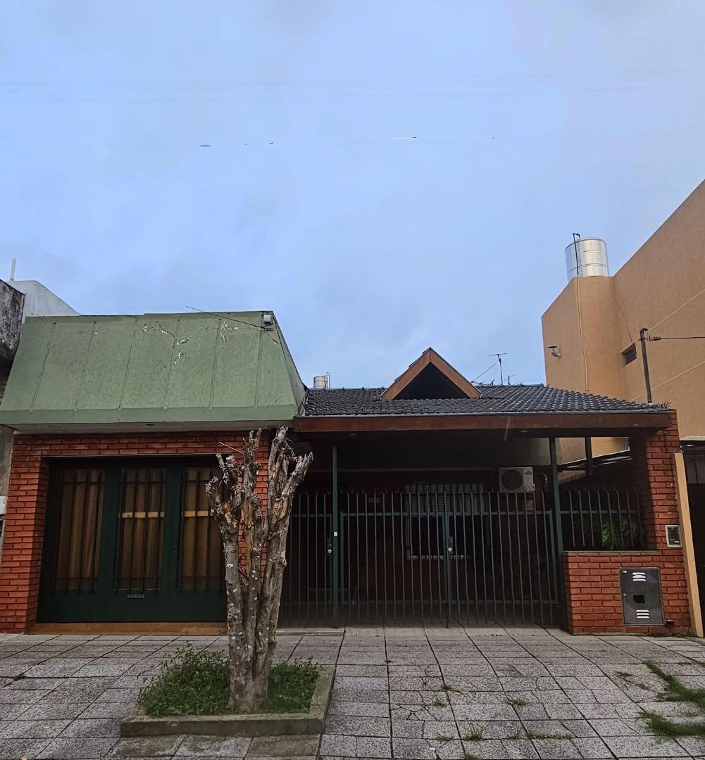 S.ANDRÉS (PLAZA ALEM) CASA 3 AMB. C/FONDO Y TZA.