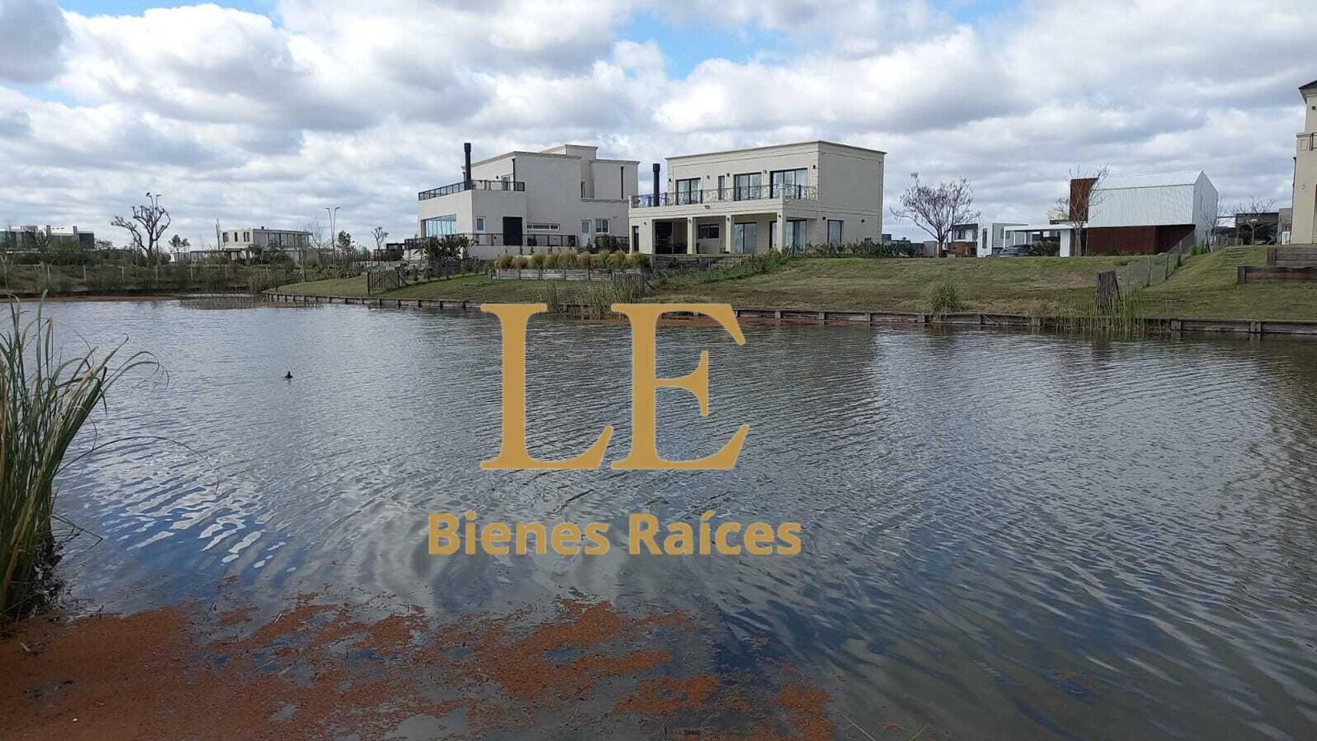 Venta de Lote en Barrio Riberas, 100 % Financiado al agua