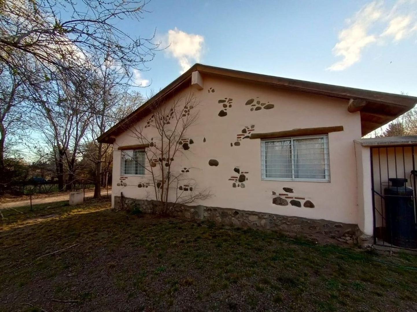 Casa en Alquiler con 1 cochera