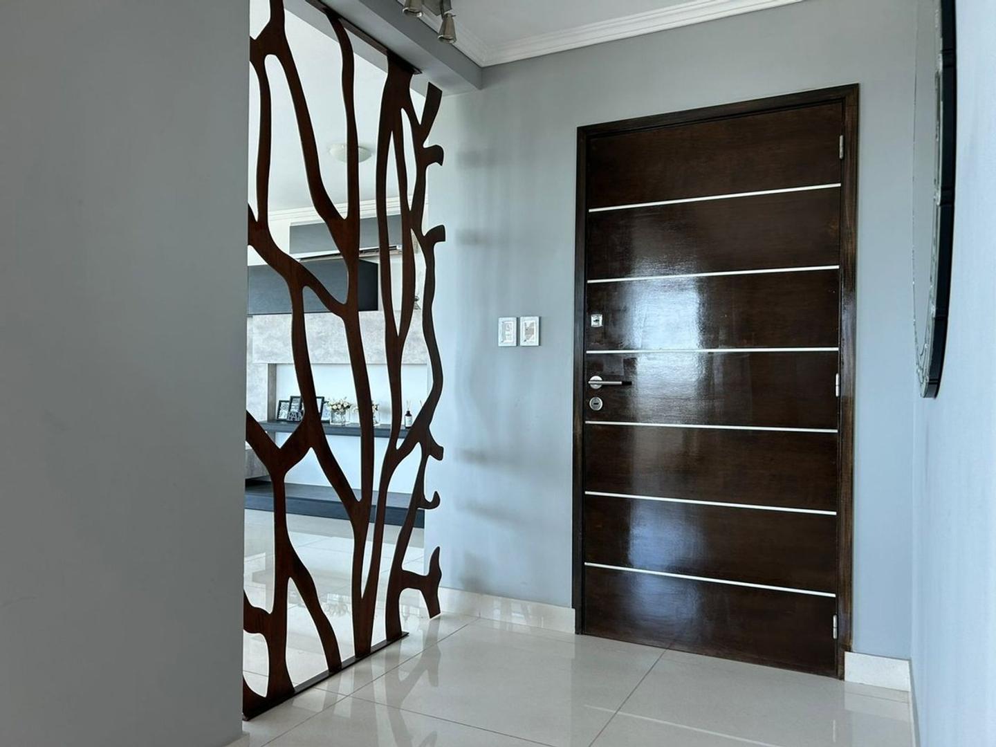 Departamento 8 ambientes con 2 baños