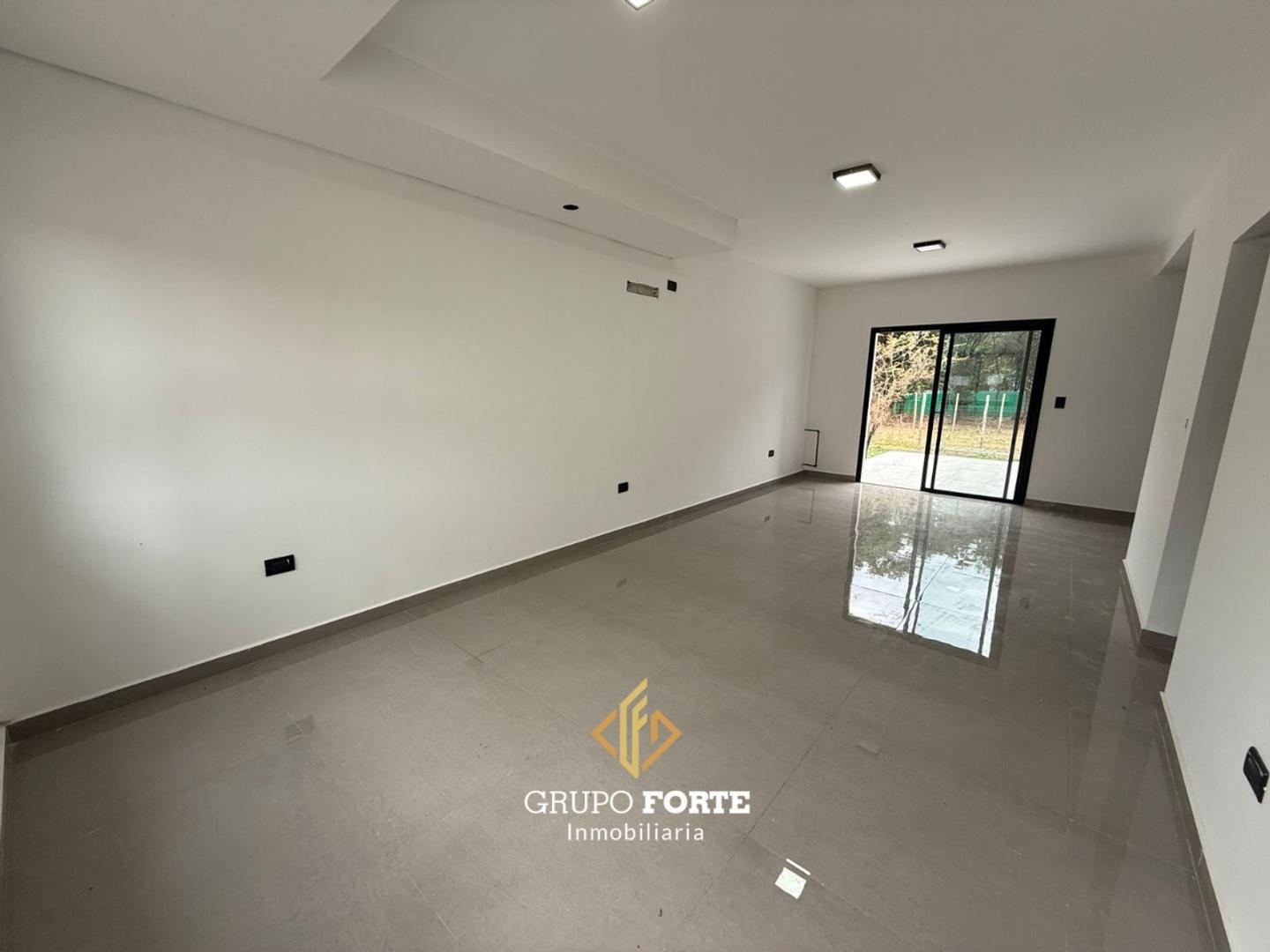 Casa en Venta con 1 cochera