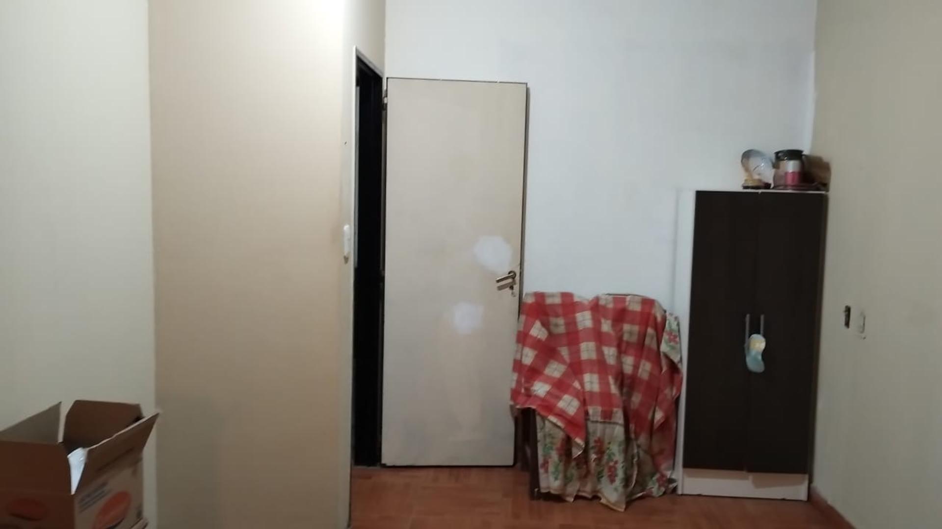 BILLINGHURST: CASA 1 DORMITORIO CON POSIBILIDAD DE 2DO,