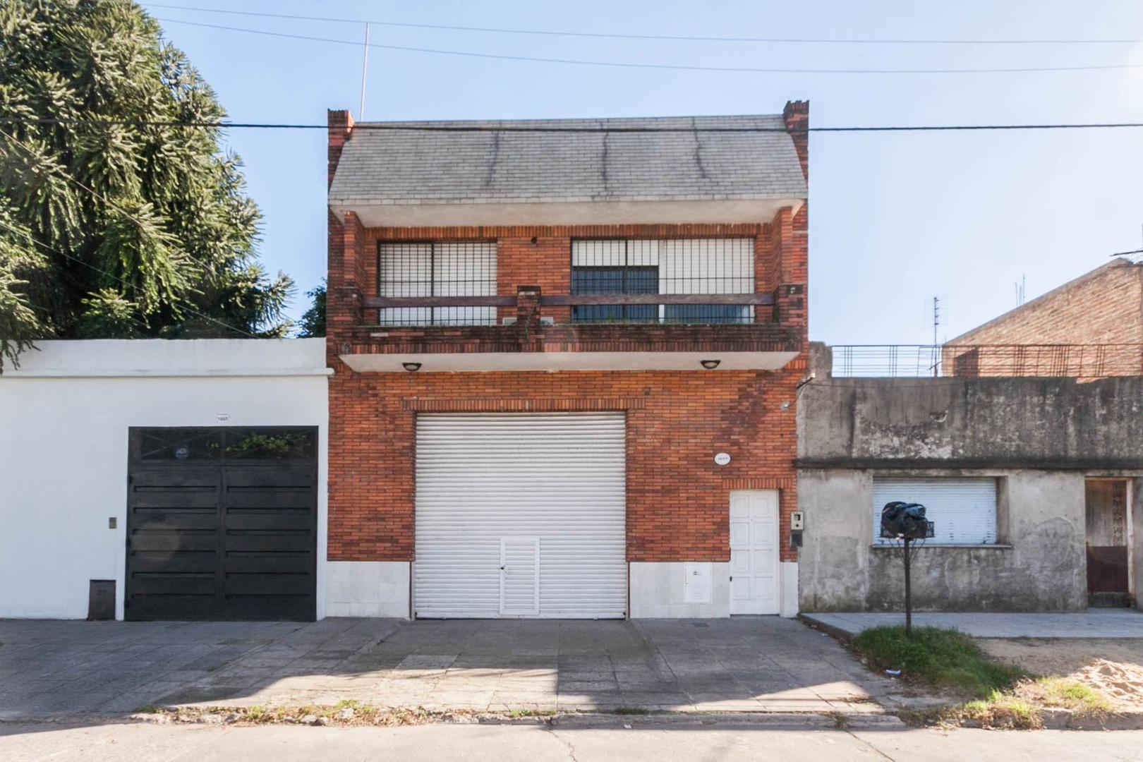 VENTA GALPÓN CON PH 4 AMB Y QUINCHO PLANTA ALTA