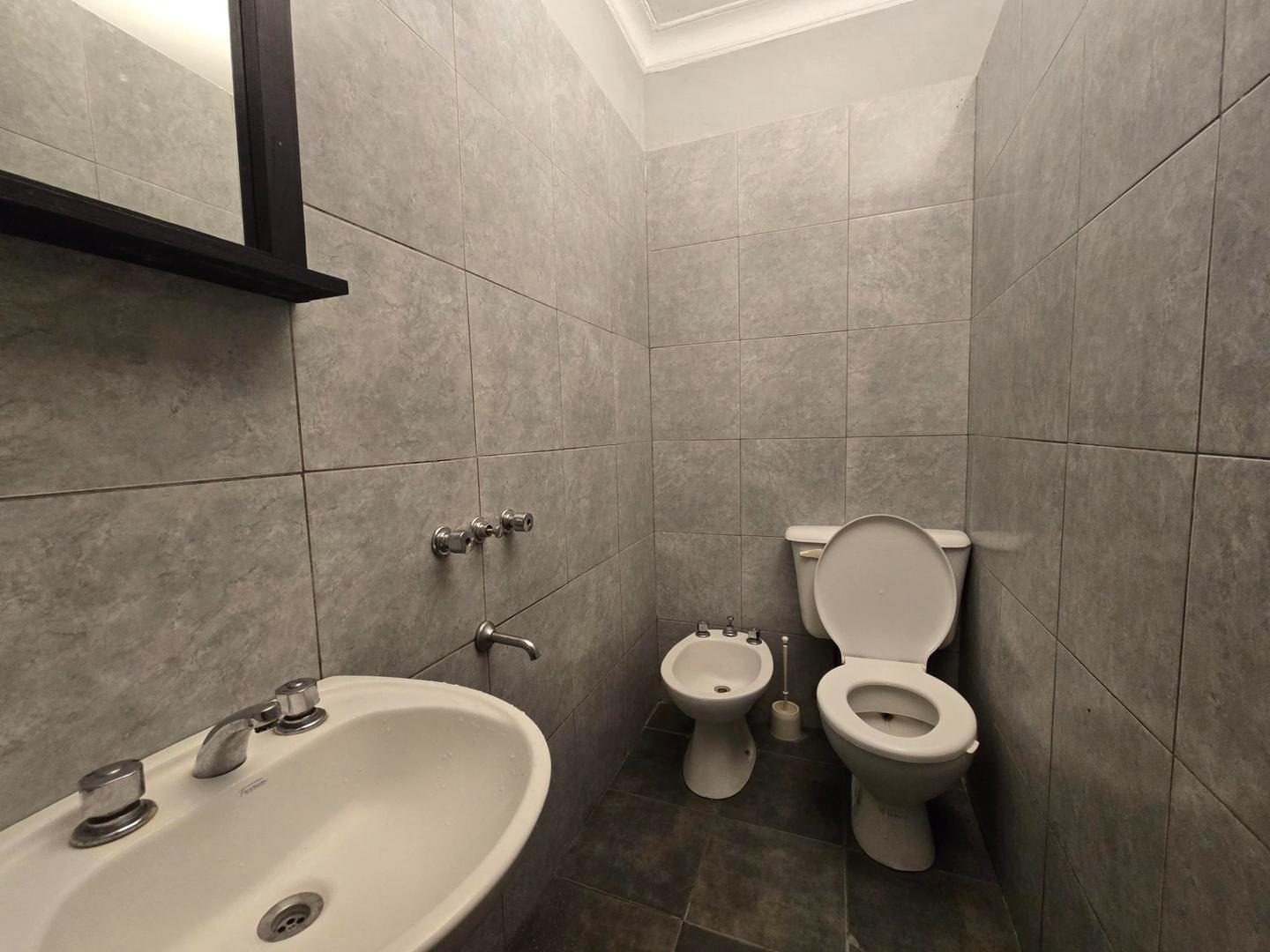 Depto Tipo Casa en Venta 95 años