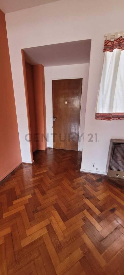 Departamento en Venta en Balvanera, USD 119.000
