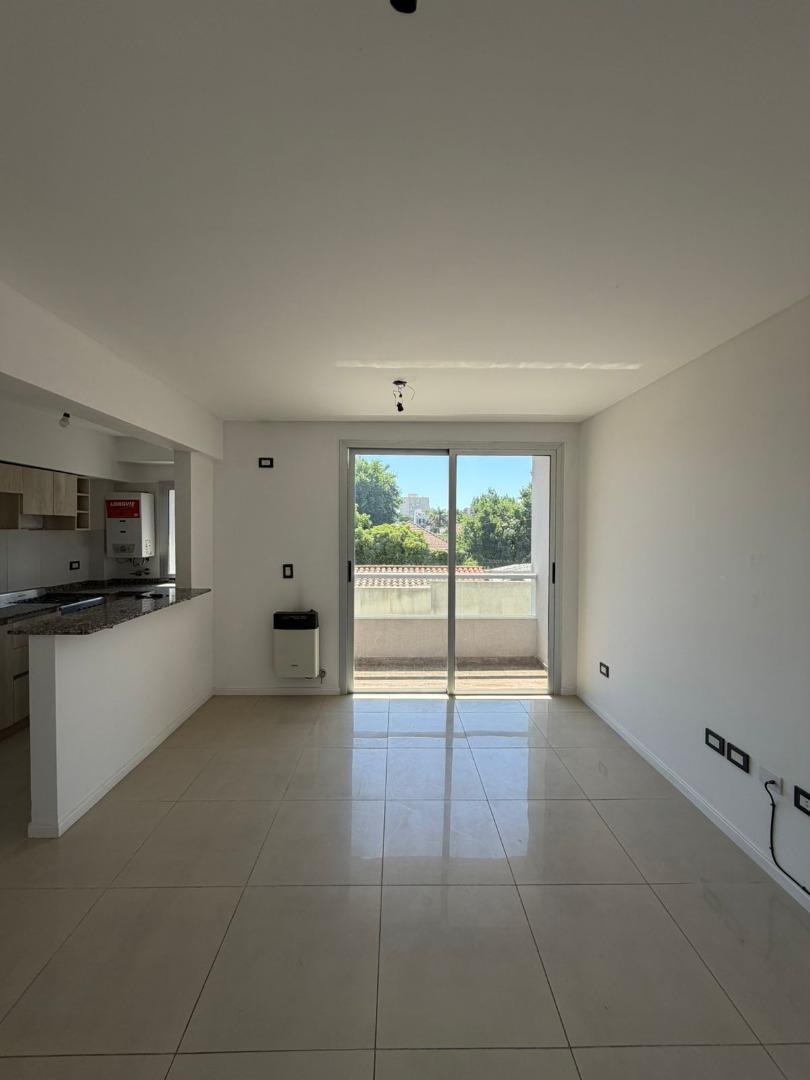 Lavalle 1000, Piso 1