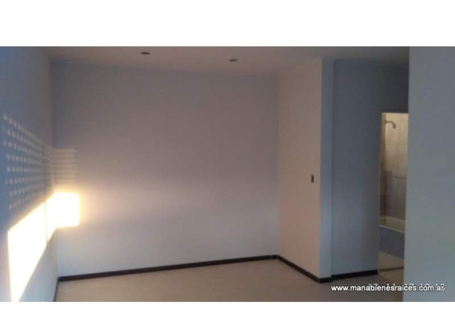 Departamento  dos dormitorios,(1en suite) y doble cochera