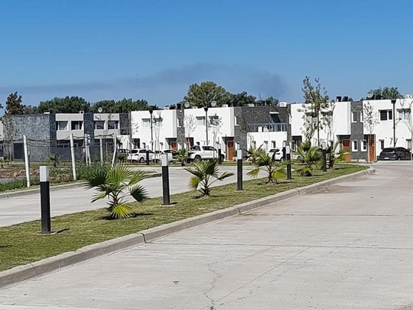 VENTA, CASA DE TRES AMBIENTES, SPRINGPARK