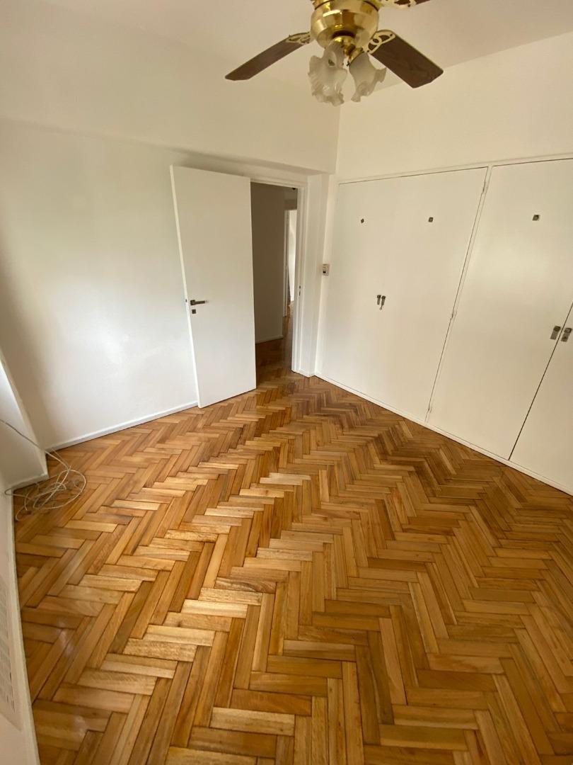 Yerbal 1085 , Piso 5