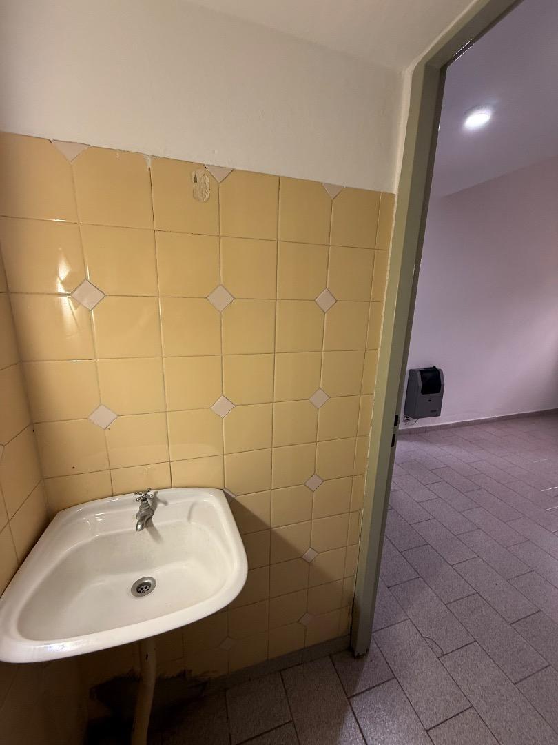 VENTA CASA 3 DORMITORIOS CON LOCAL MERLO