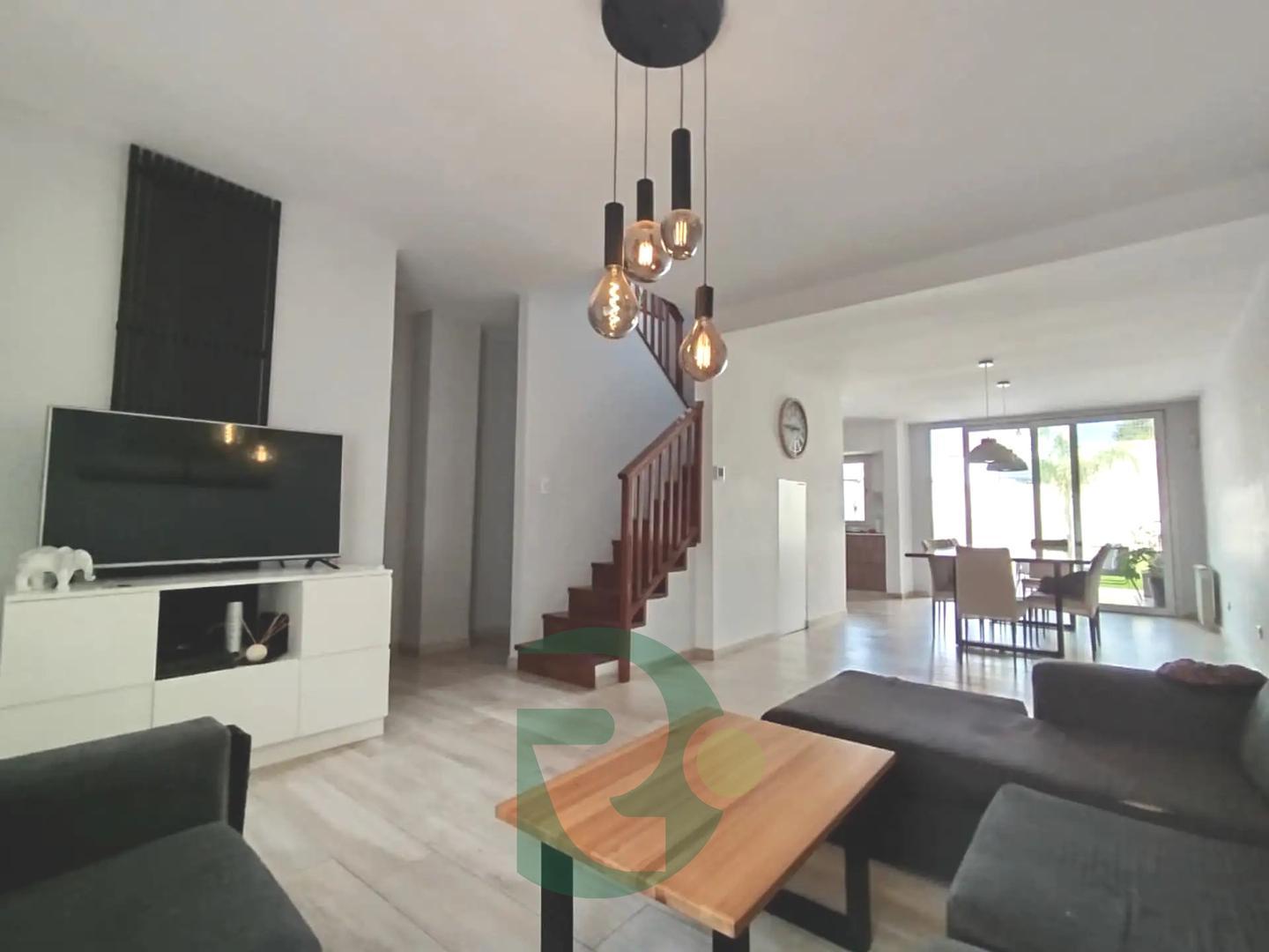 Casa en Venta en El Palomar, USD 230.000