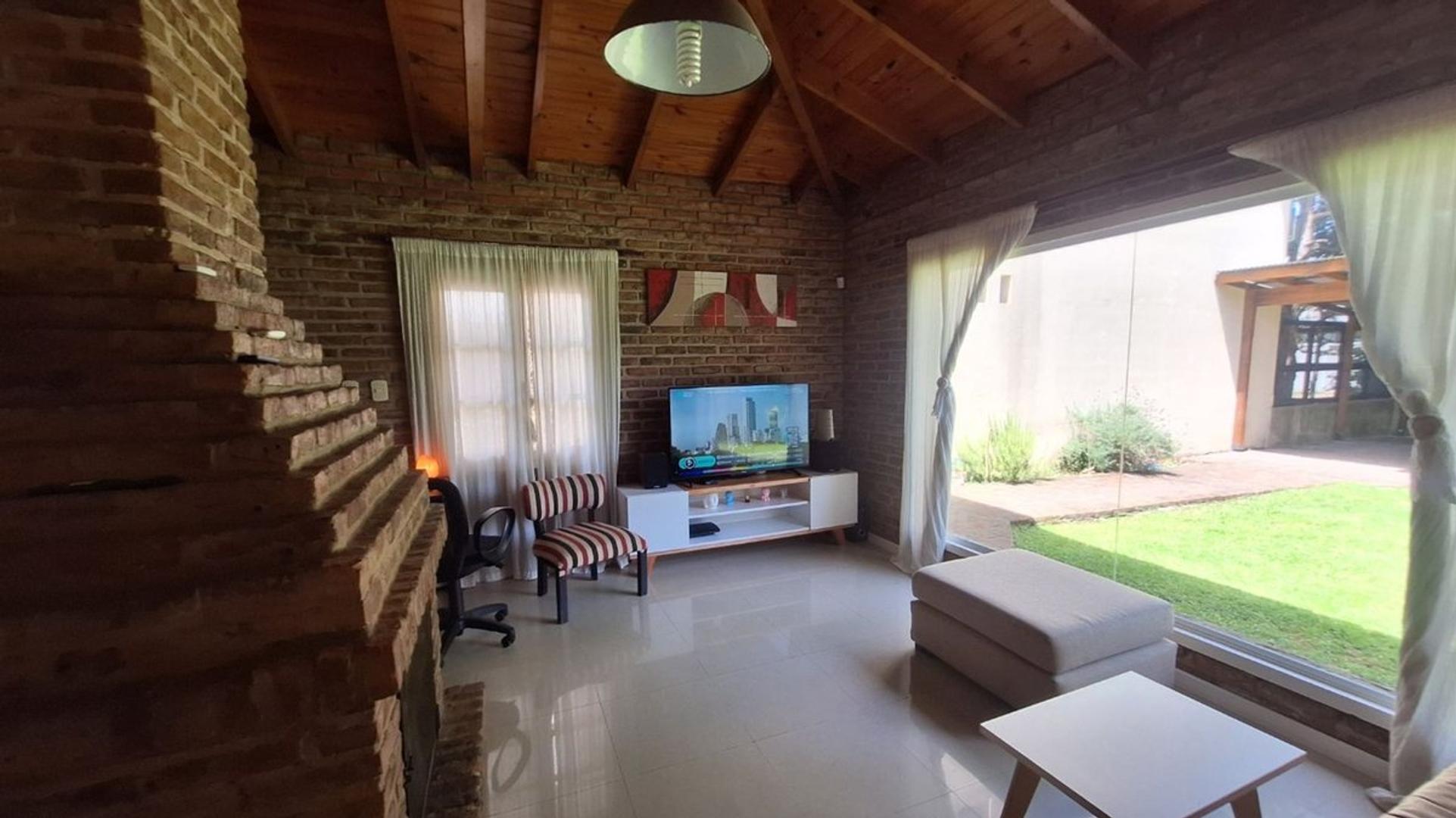 VENTA CASA 4 AMBIENTES PILETA Y QUINCHO RANELAGH