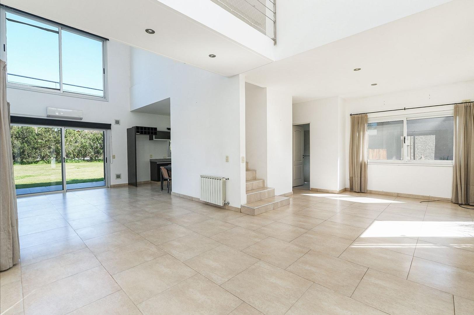 Casa en Venta en El Nacional Club De Campo, USD 220.000