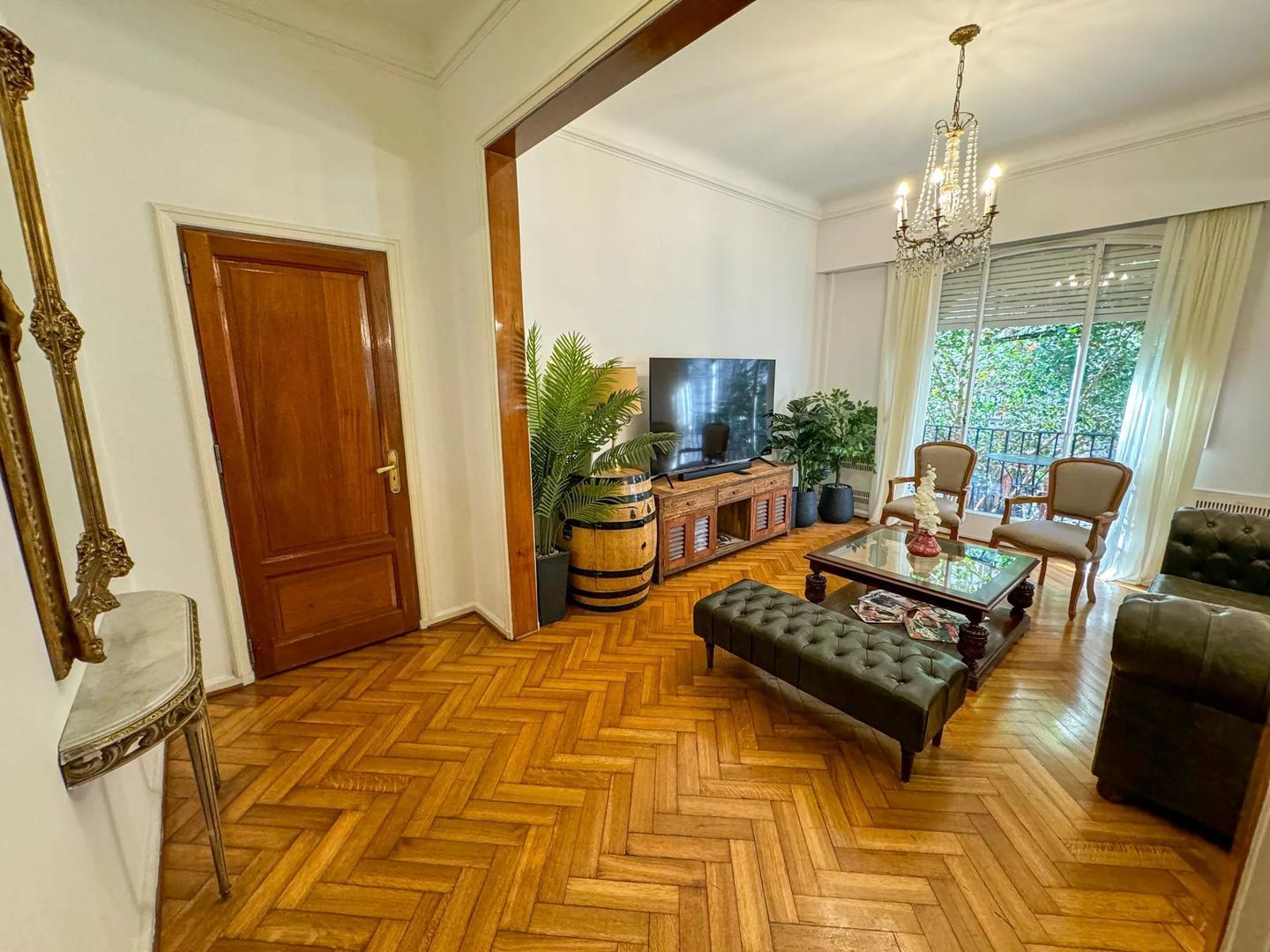 Vicente López 1600, Piso 1