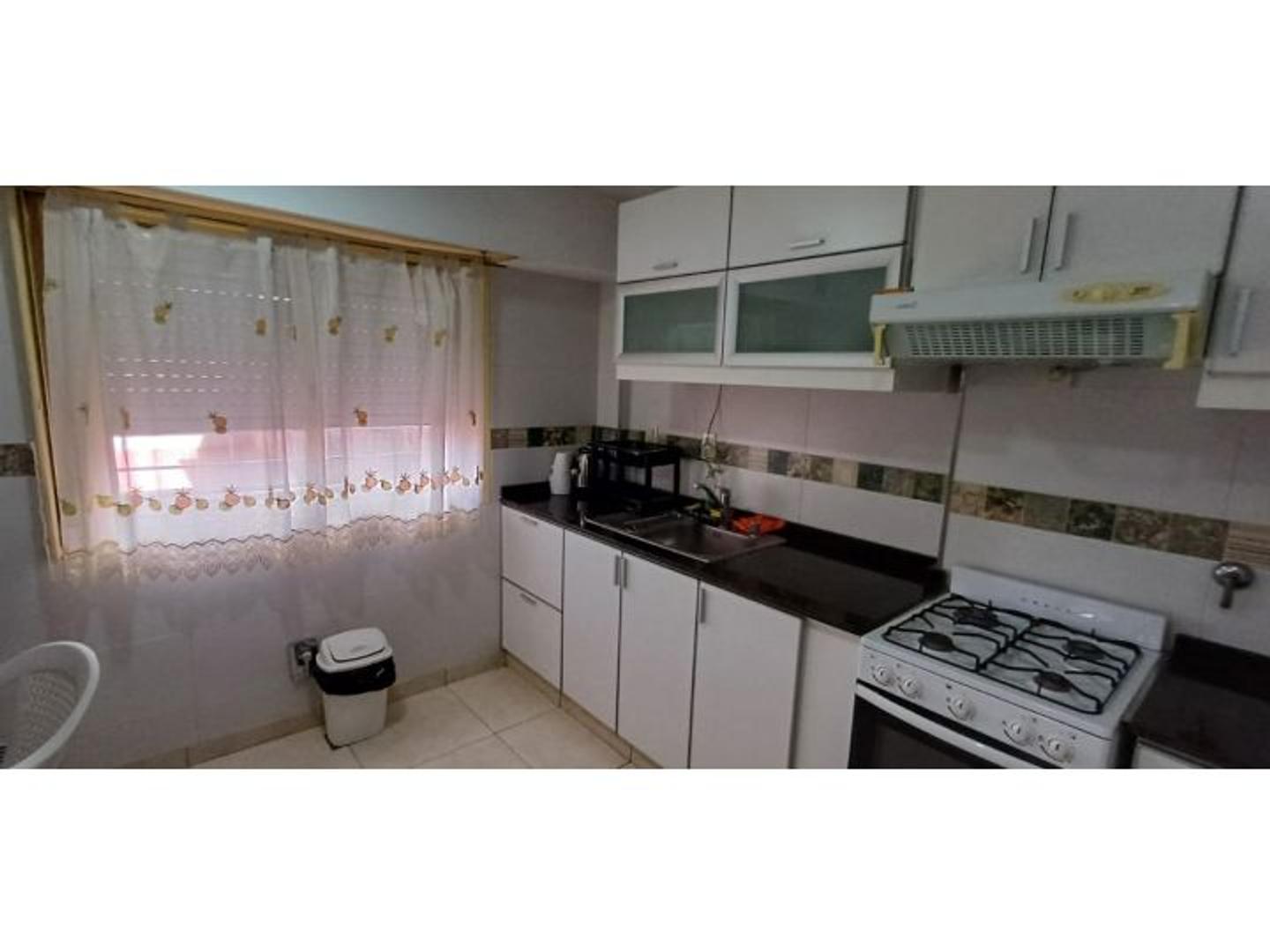 Depto 1 dormitorio en alquiler.  Dorrego al 900.