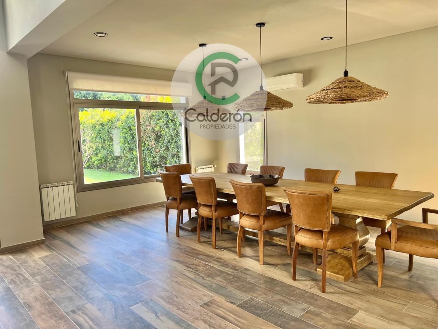 Casa 4 ambientes con 3 baños