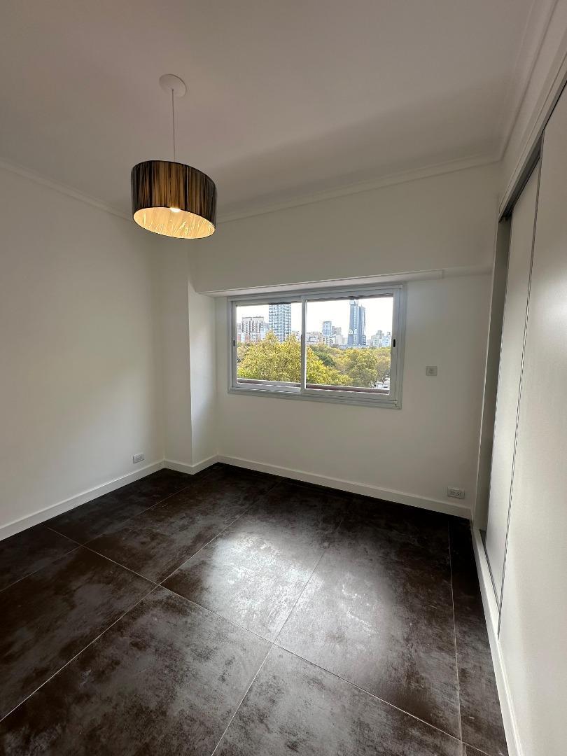 Departamento 4 ambientes a la calle con balcón terraza