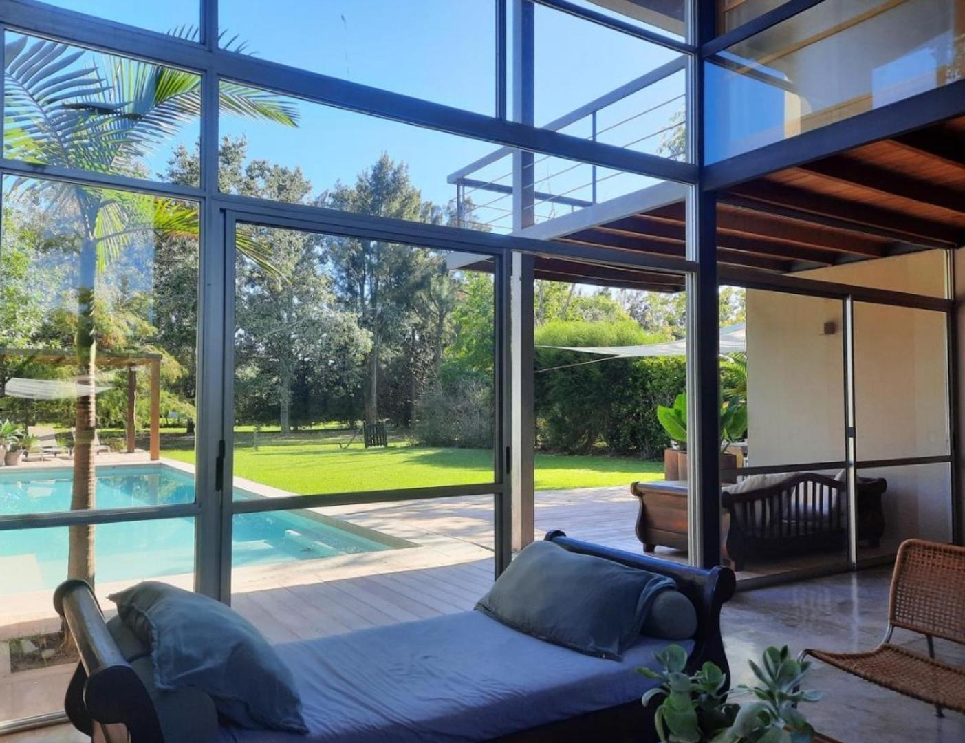 Casa de Dos Plantas en Barrio Castores