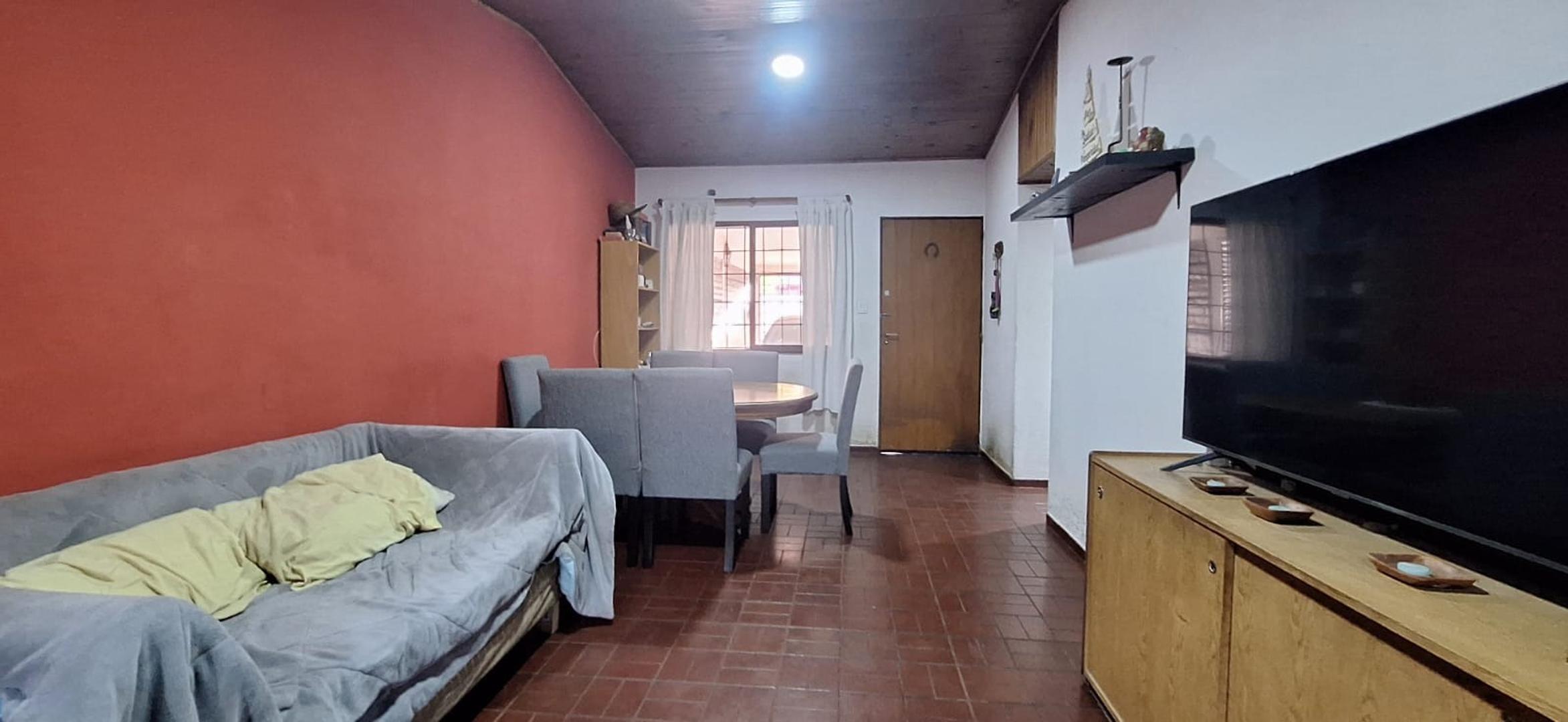 Casa 4 ambientes con 1 baño