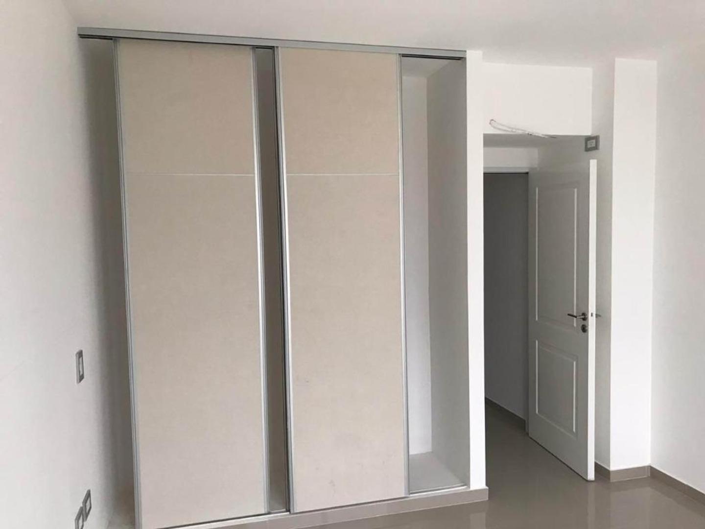 Avenida Italia 430 , Piso 2