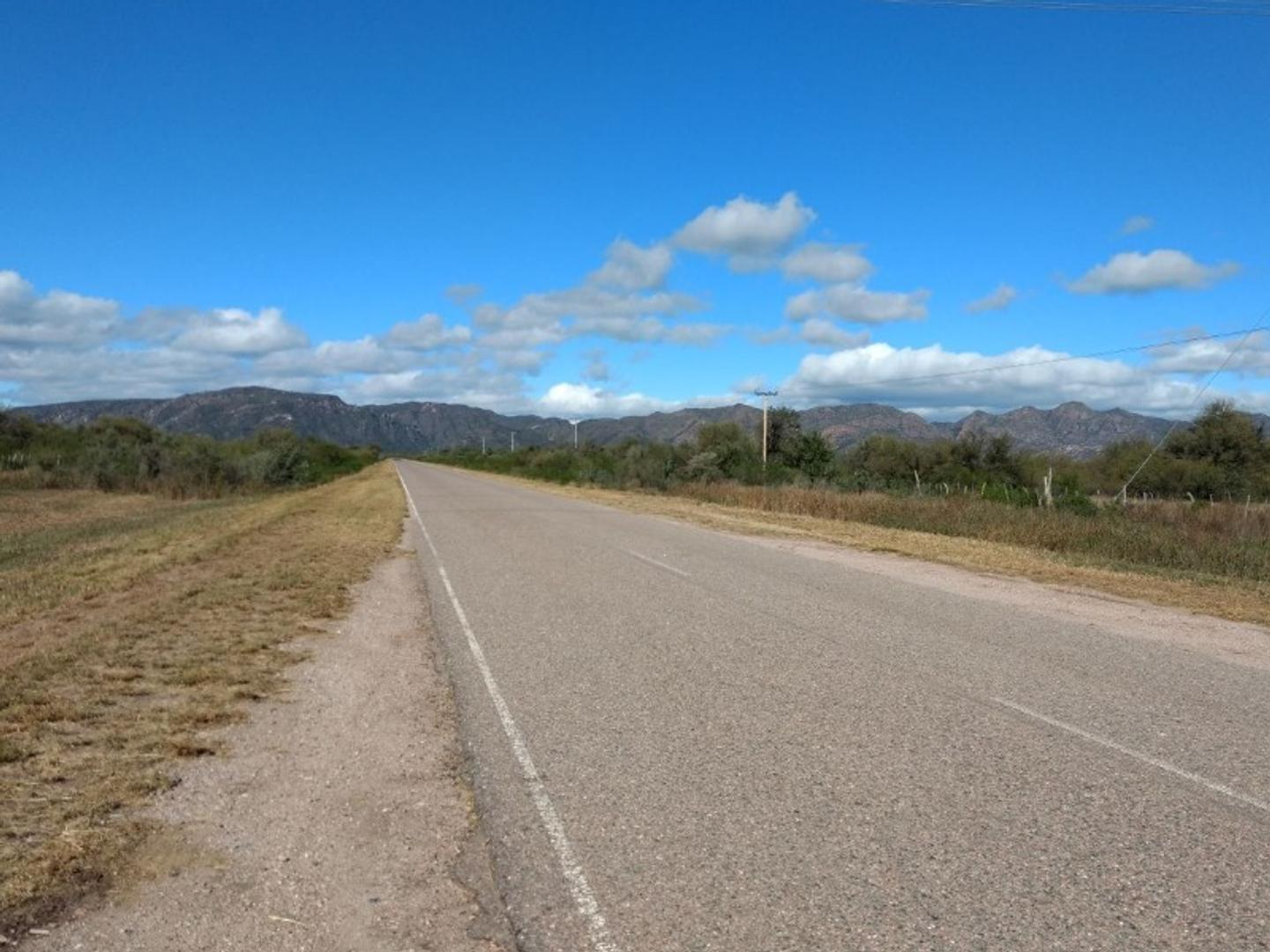 Campo de 150has sobre Ruta 20 en Quines, San Luis