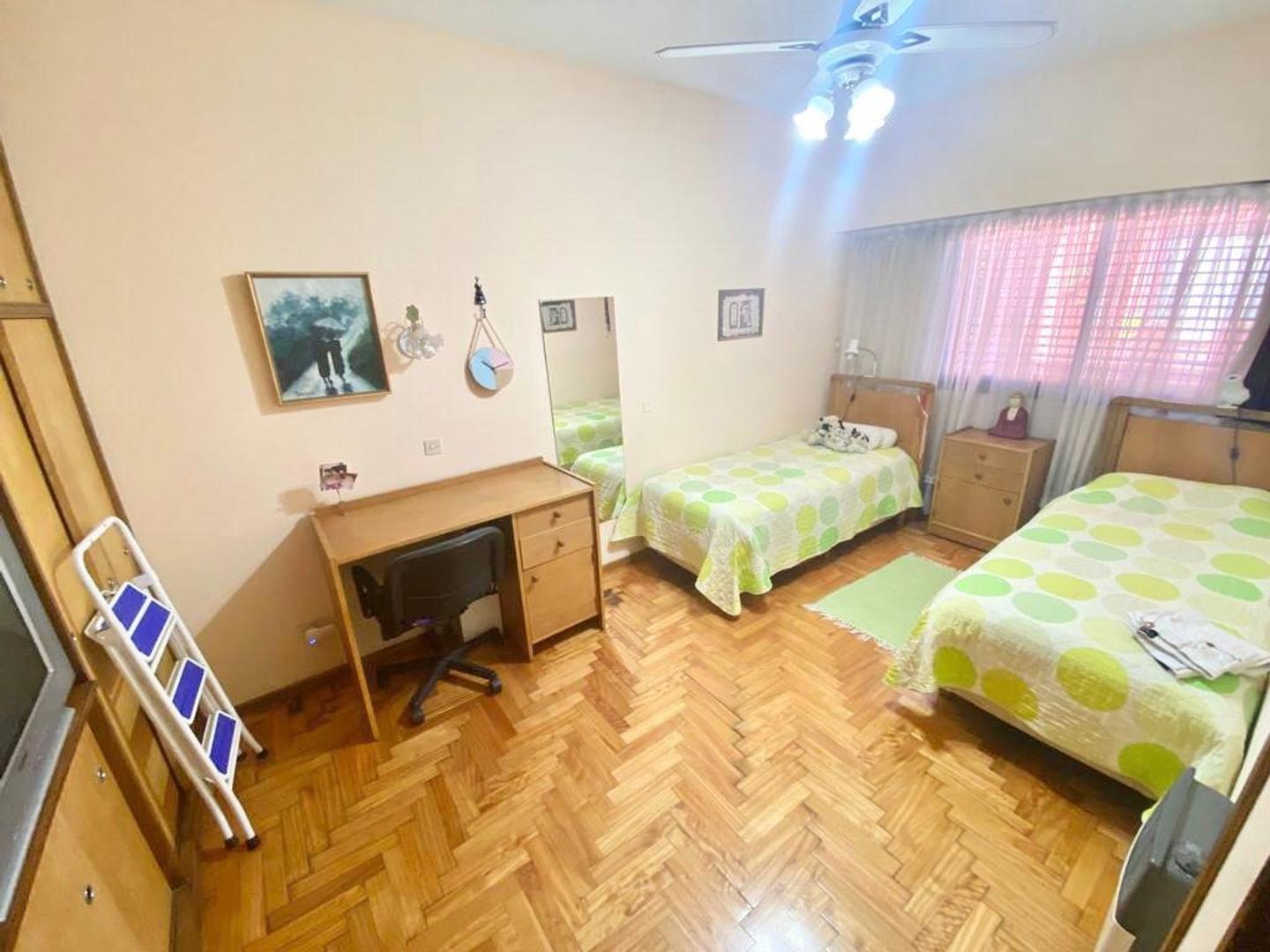 Chalet en planta baja en muy buen estado y ubicación.