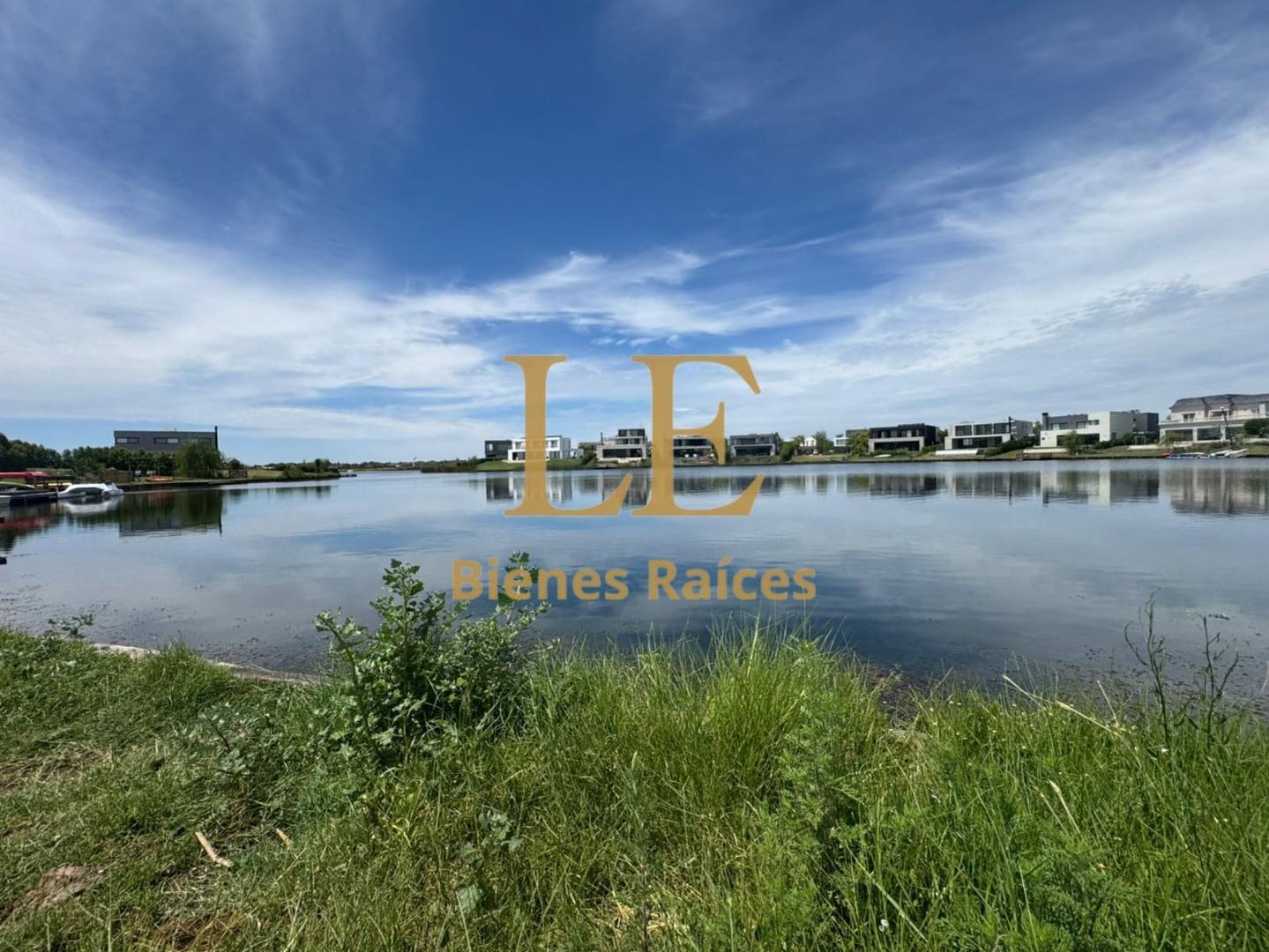 Puertos Del Lago 100