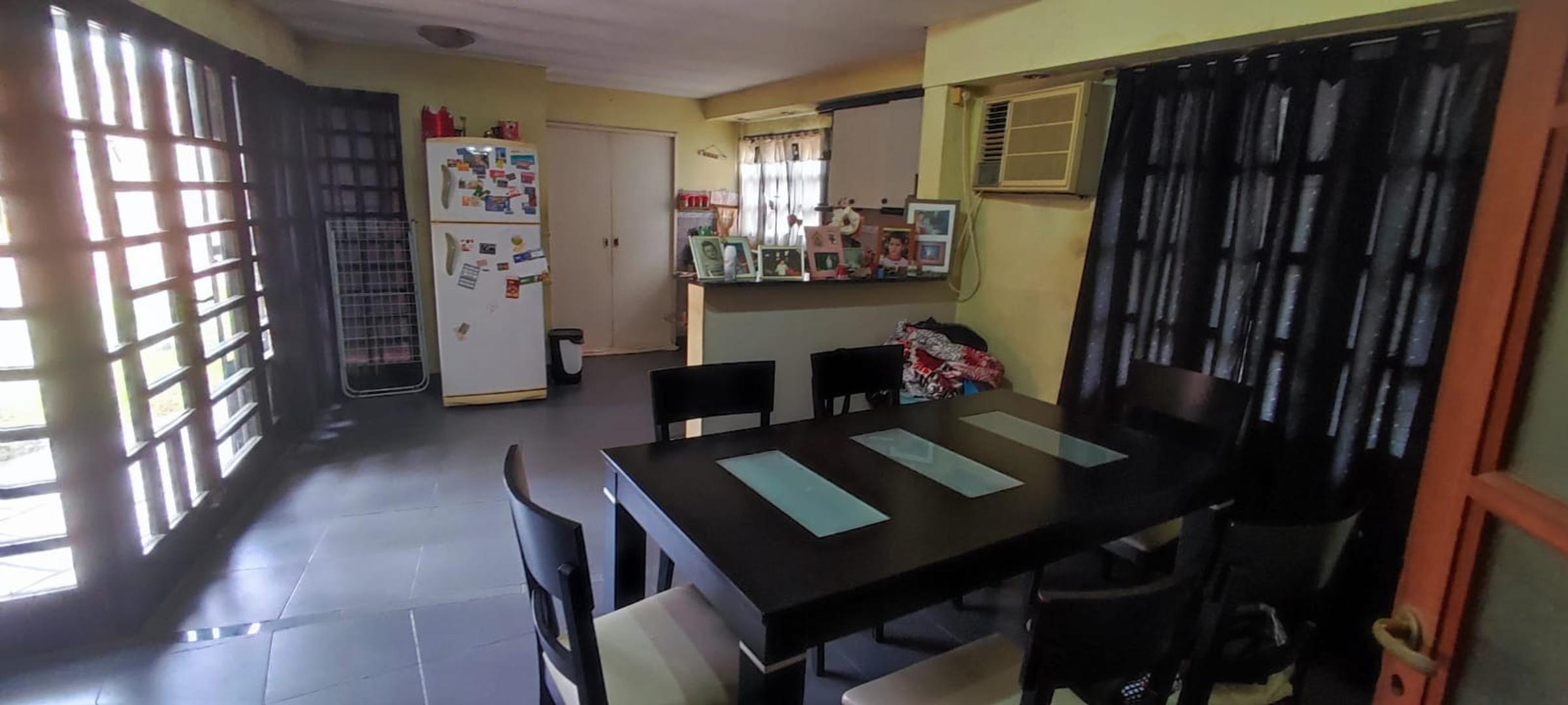 Casa 4 ambientes con 2 baños