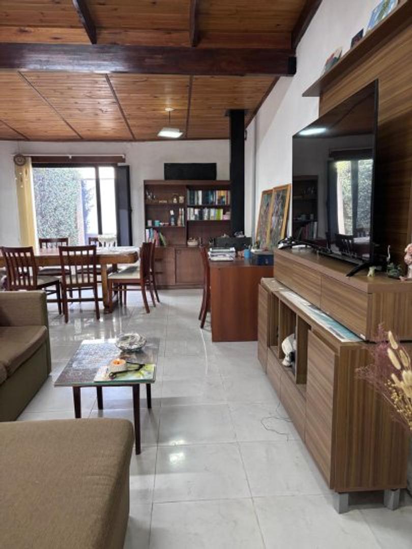 11 de mayo 255 , Piso No definido