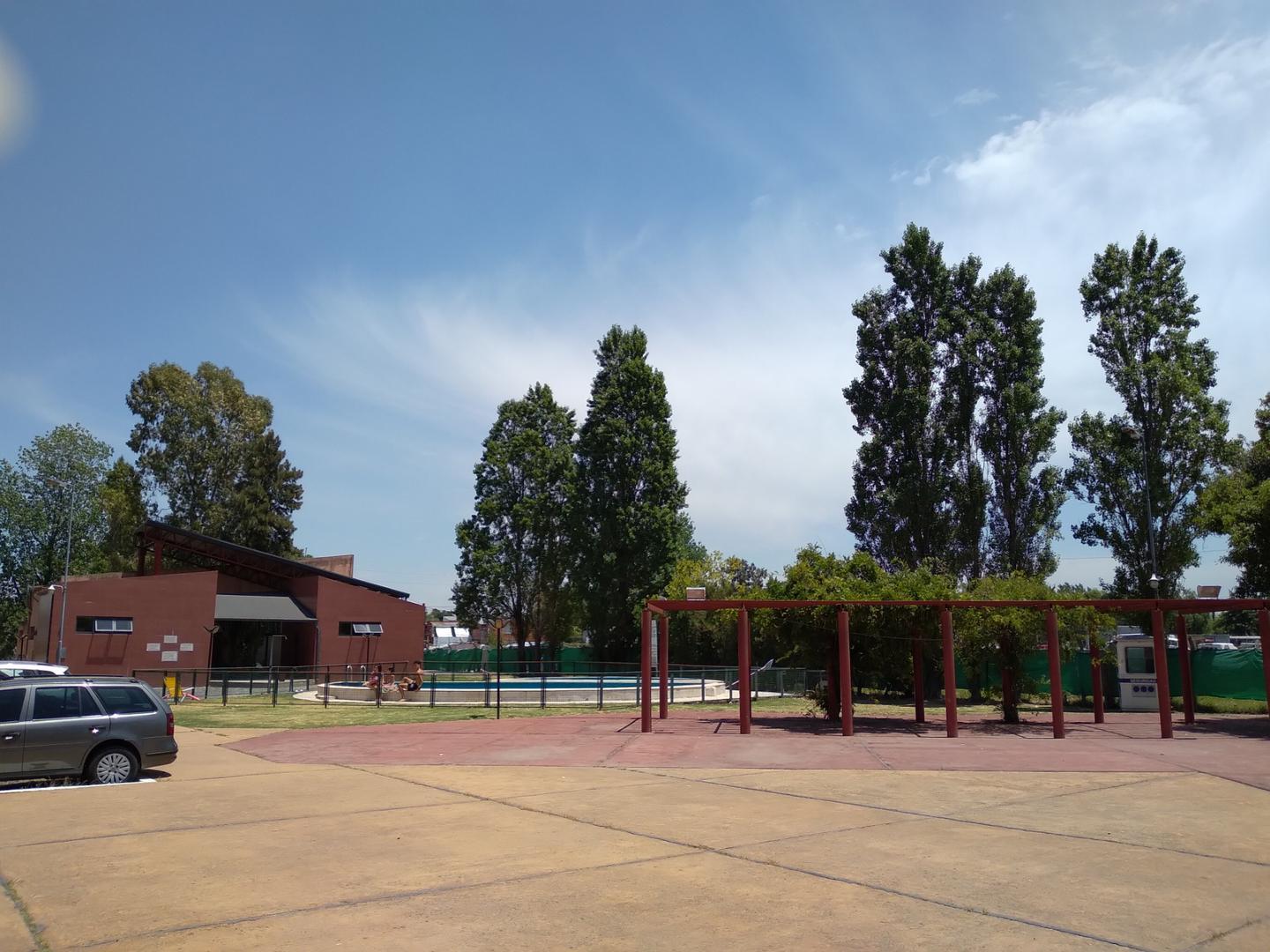 Barrio Los Álamos 100