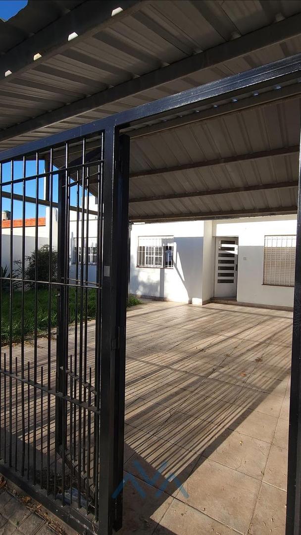 Casa en Alquiler en Santa Julia, $ 950.000